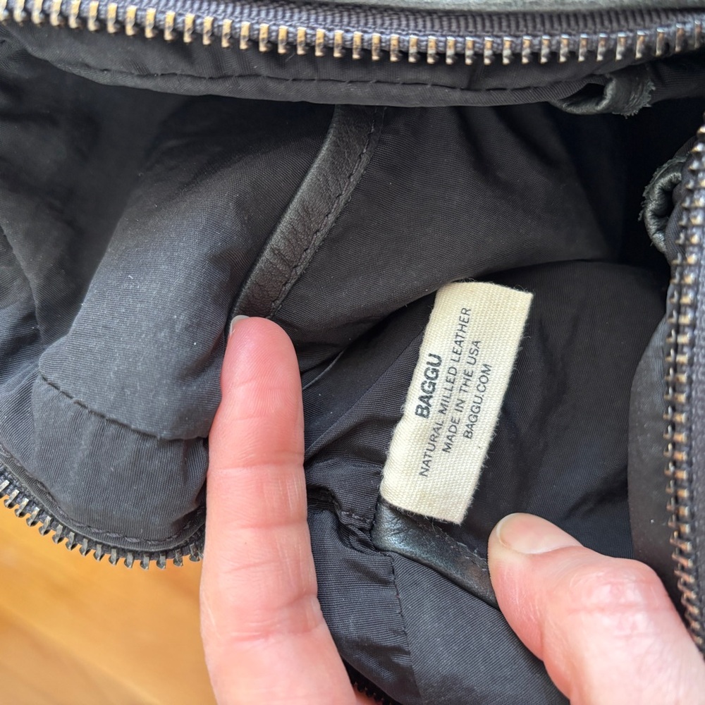Baggu Black Round Leather Crossbody Bag - Picture 8 of 8